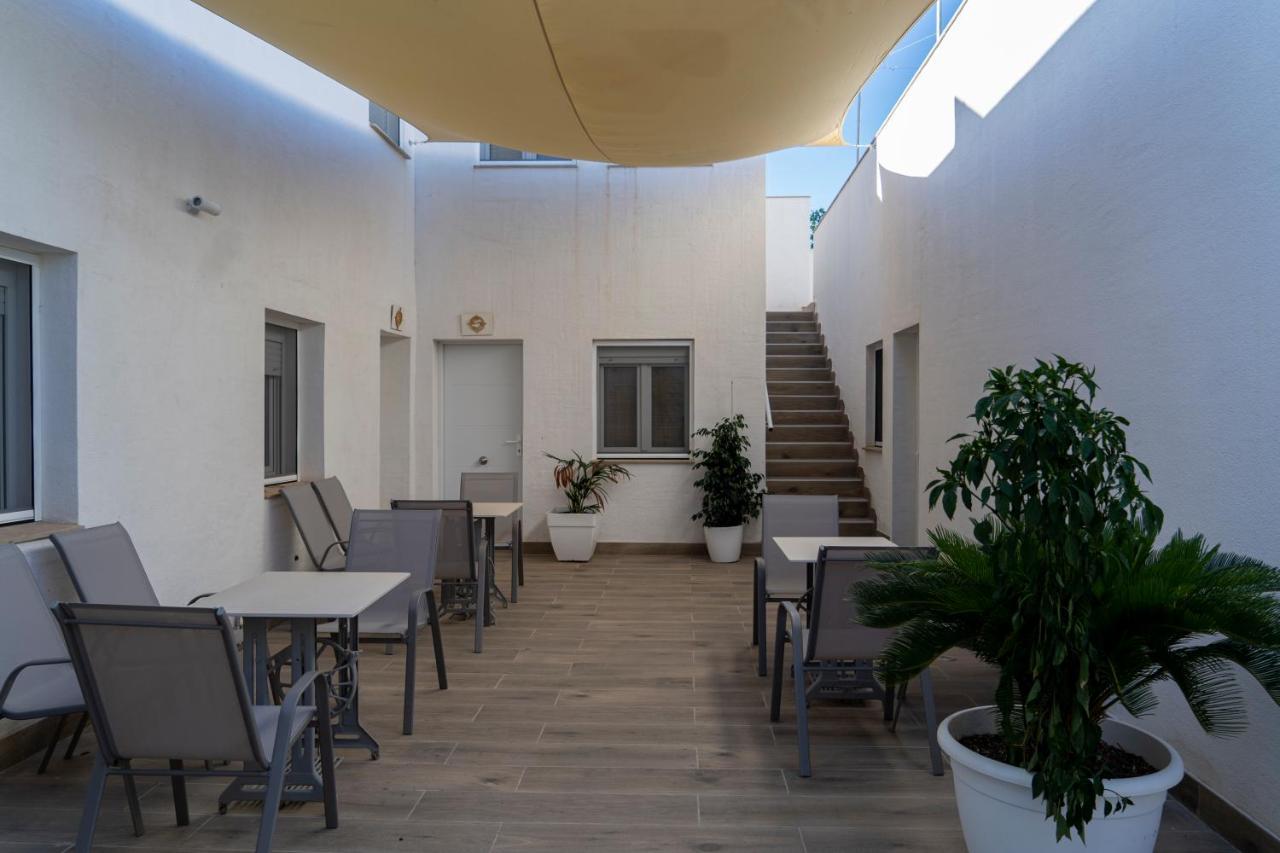 Cal Xot Pensionat El Poble Nou del Delta Exteriör bild